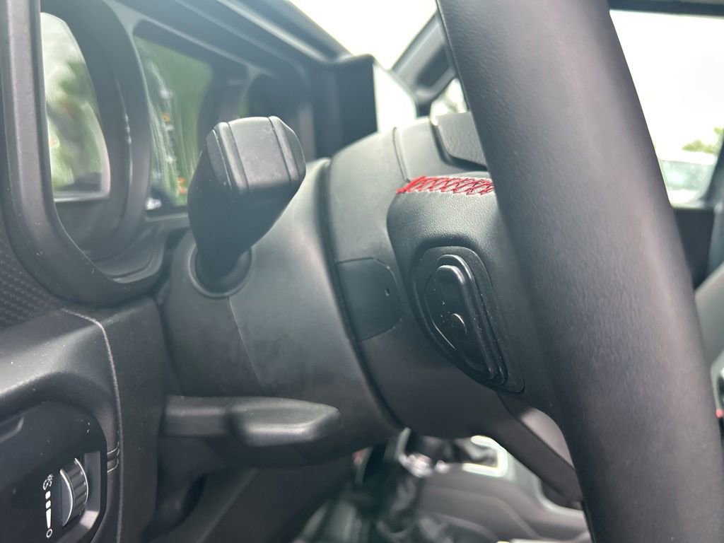 Used 2025 Jeep Wrangler Unlimited Rubicon AWD/4WD image 36