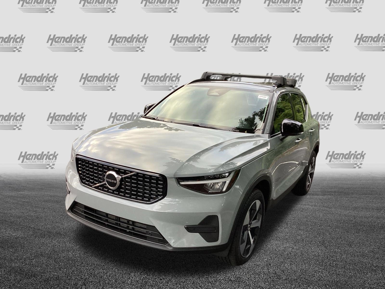 Certified 2026 Volvo XC40 B4 Core FWD image 5