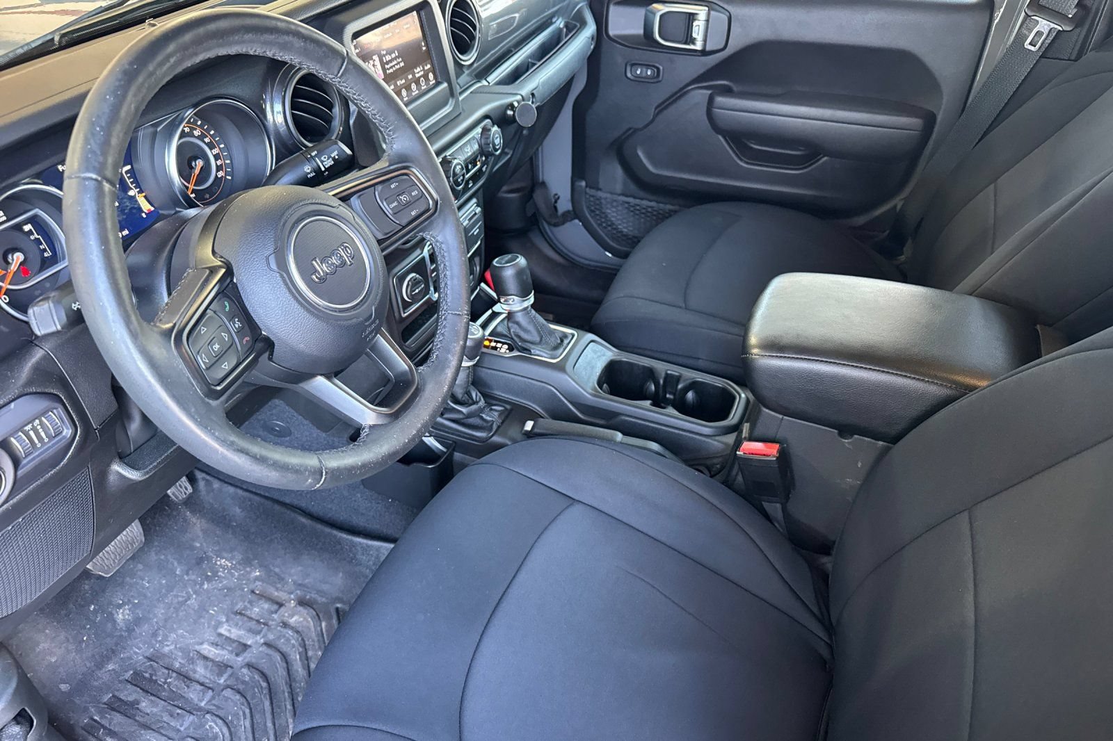Used 2022 Jeep Gladiator Sport AWD/4WD image 9