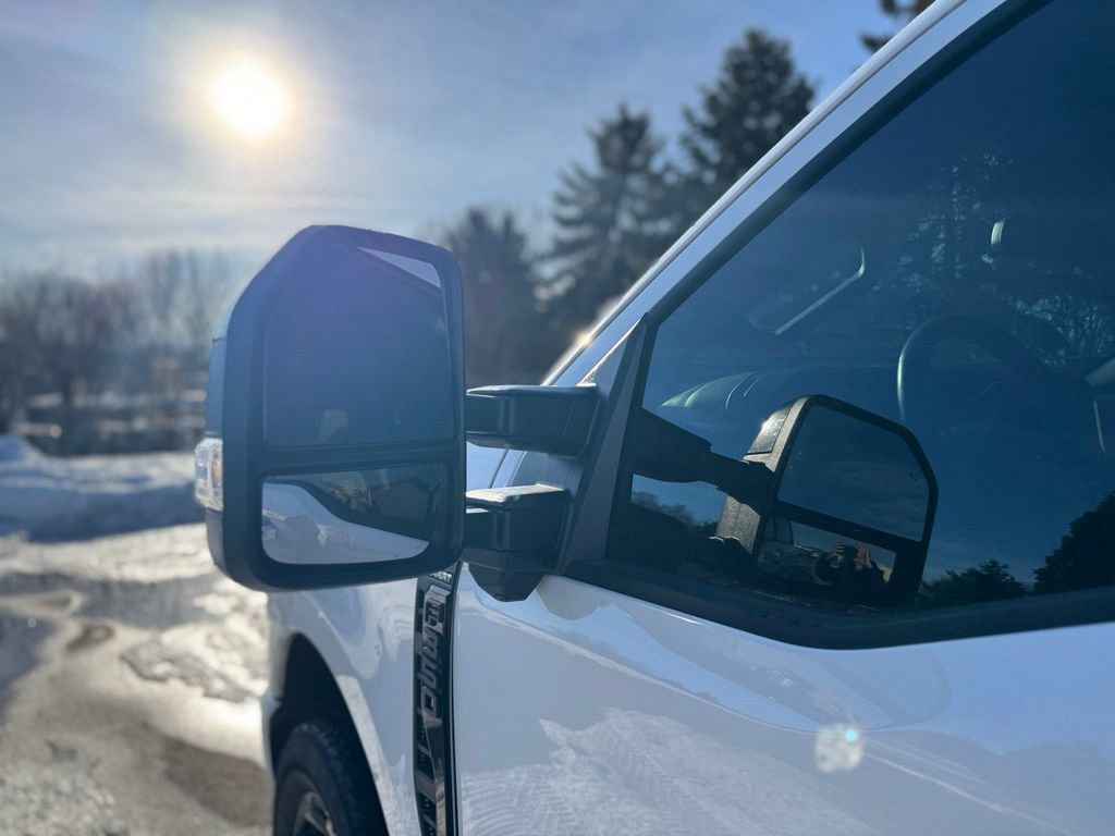 Used 2024 Ford F350 Lariat w/ Sport Appearance Package image 18