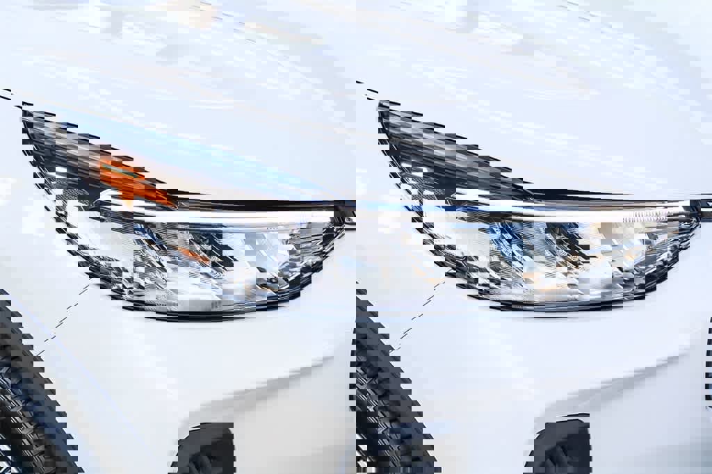 New 2025 Ford Escape SE w/ Class II Trailer Tow Package image 4