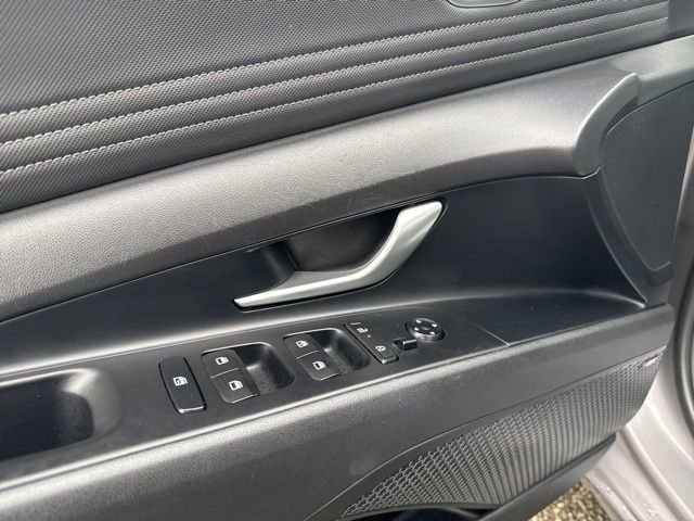 Used 2024 Hyundai Elantra Limited image 28