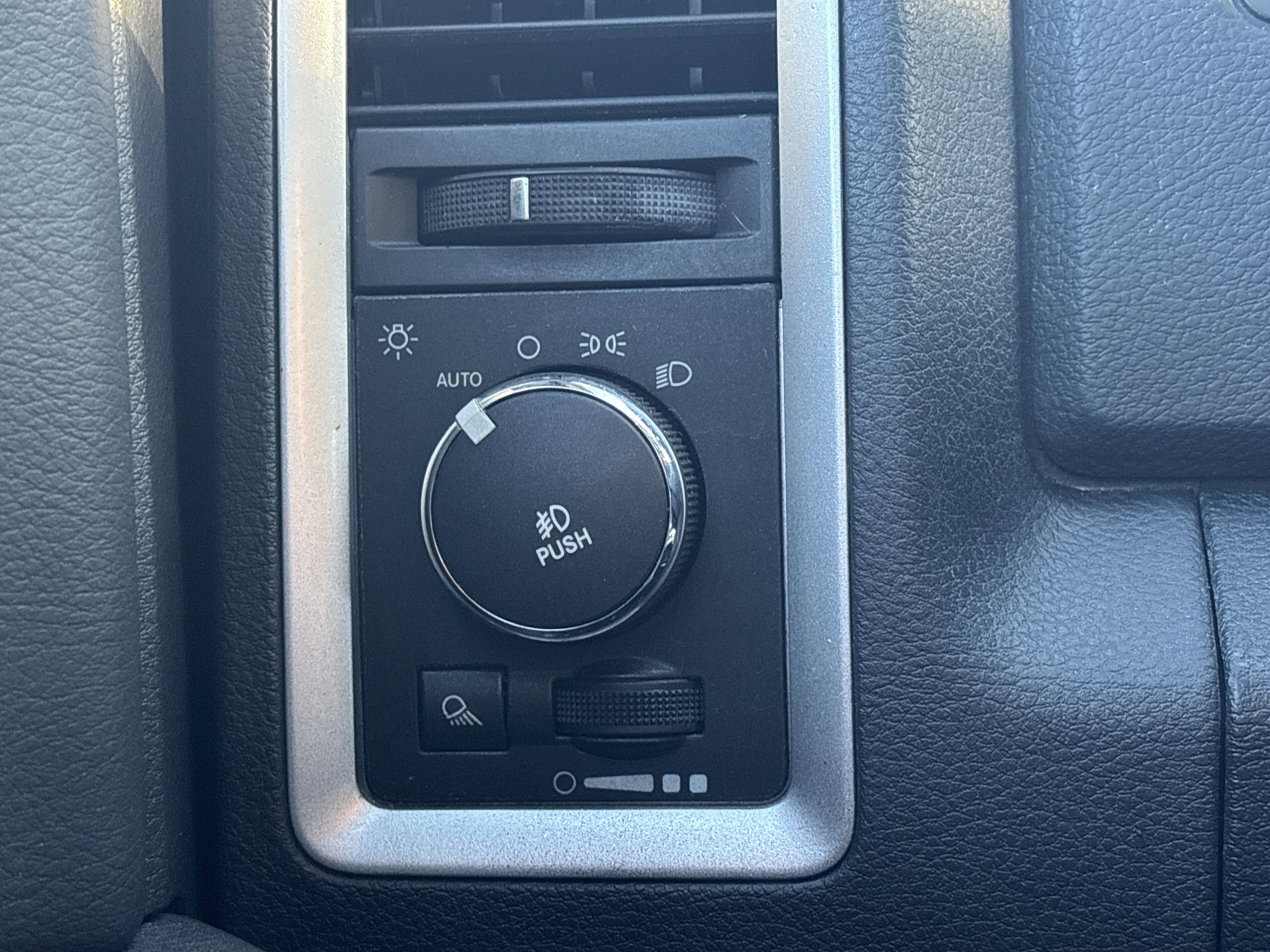 Used 2012 RAM 1500 Sport w/ Sport Premium Group image 26