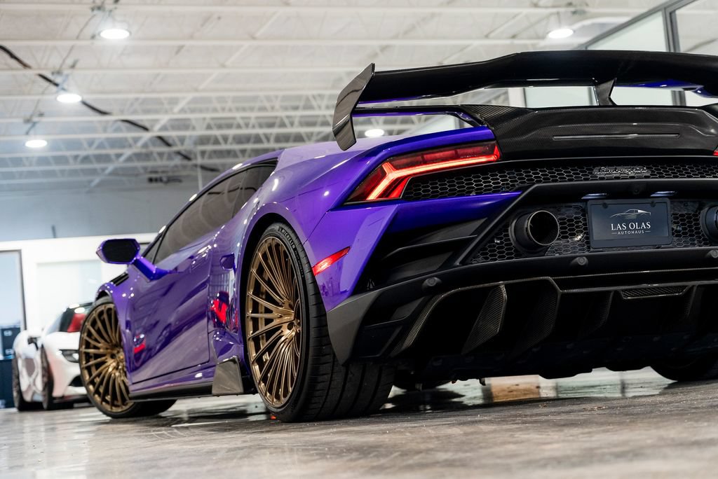 Used 2021 Lamborghini Huracan EVO RWD image 18