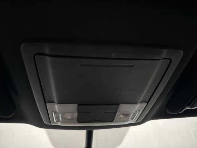 Used 2018 Ford Explorer XLT image 23