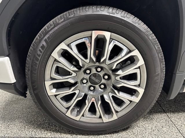 Used 2023 GMC Sierra 1500 Denali Ultimate AWD/4WD image 3