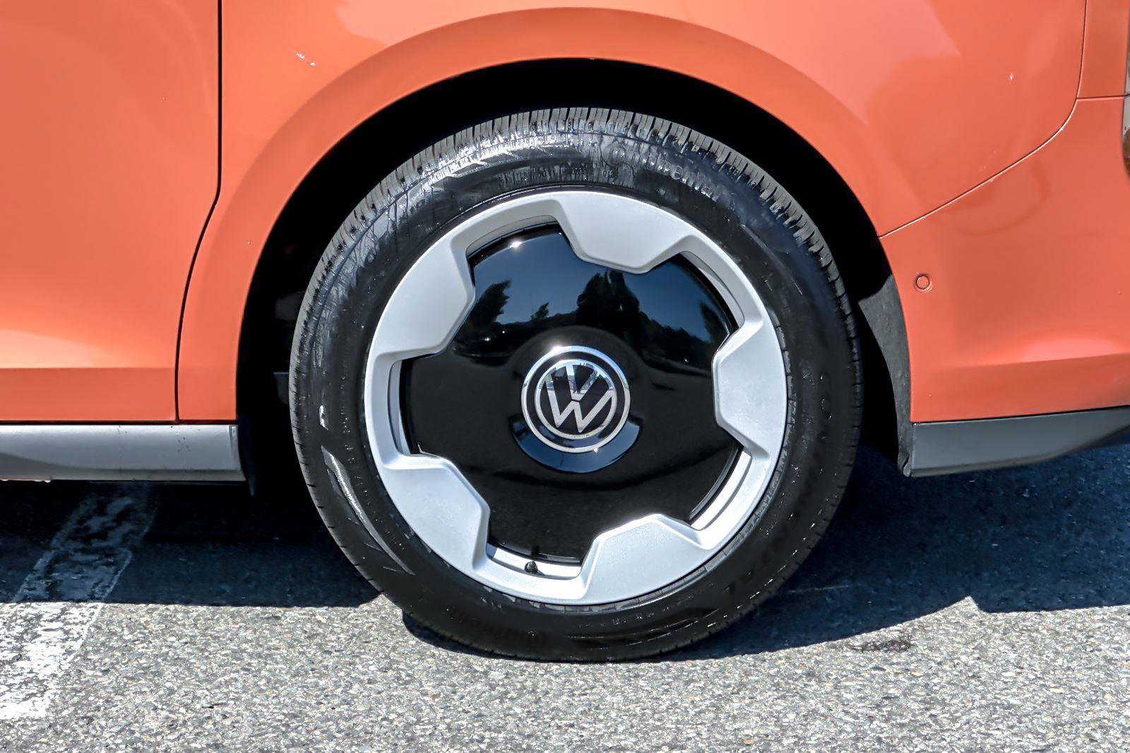 New 2025 Volkswagen ID. Buzz Pro S Plus image 23