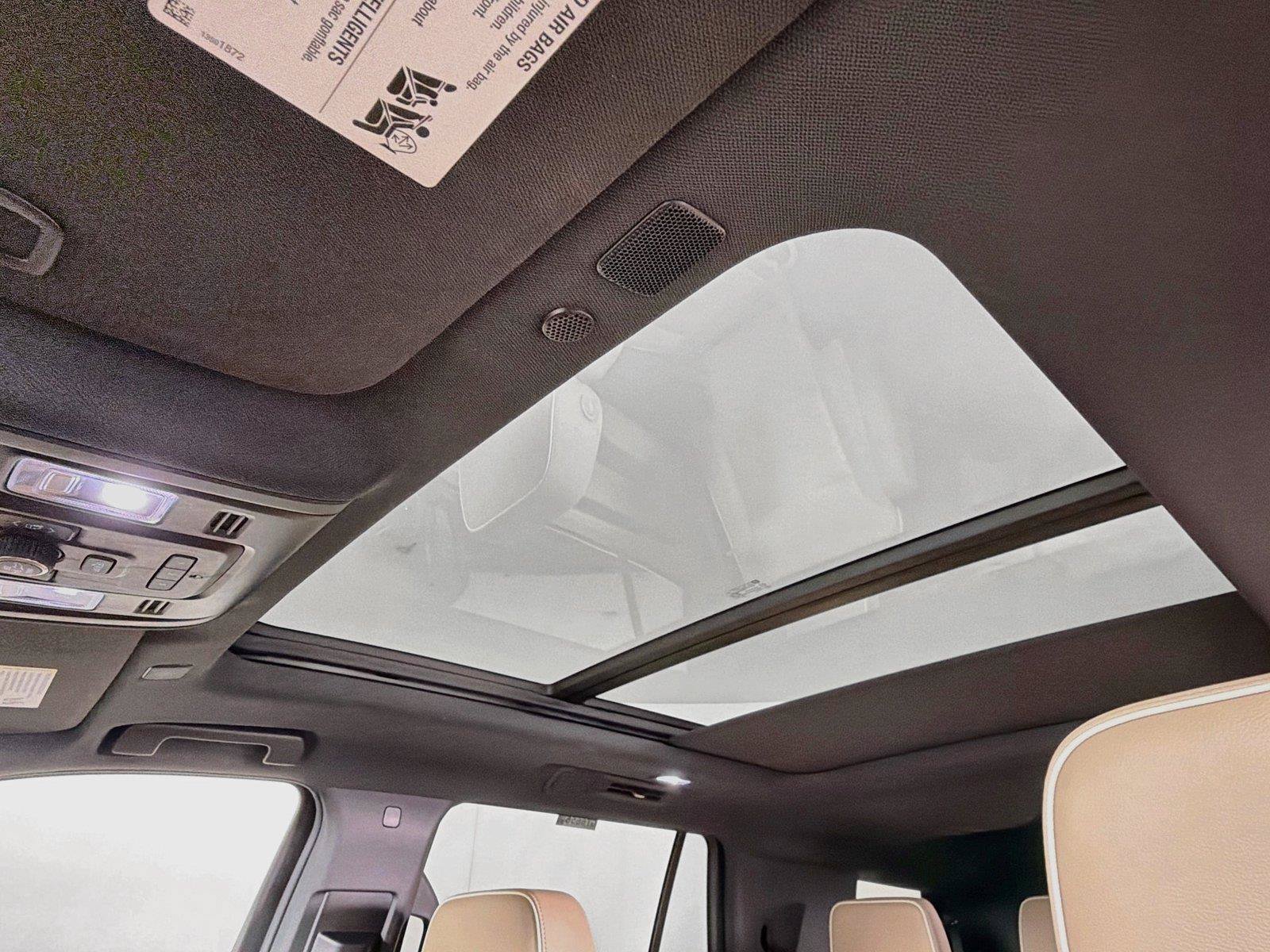 Used 2021 Chevrolet Tahoe Premier w/ Premium Package AWD/4WD image 5