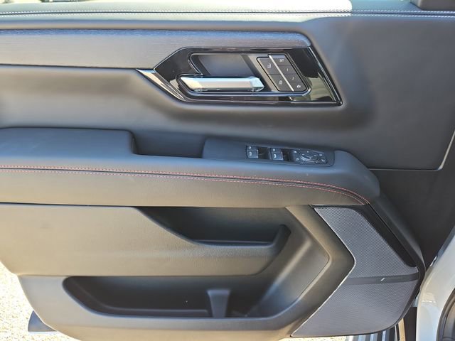 New 2026 GMC Yukon AT4 Ultimate AWD/4WD image 12
