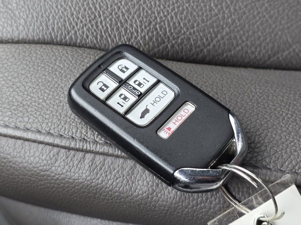 Used 2016 Honda Odyssey Touring image 32