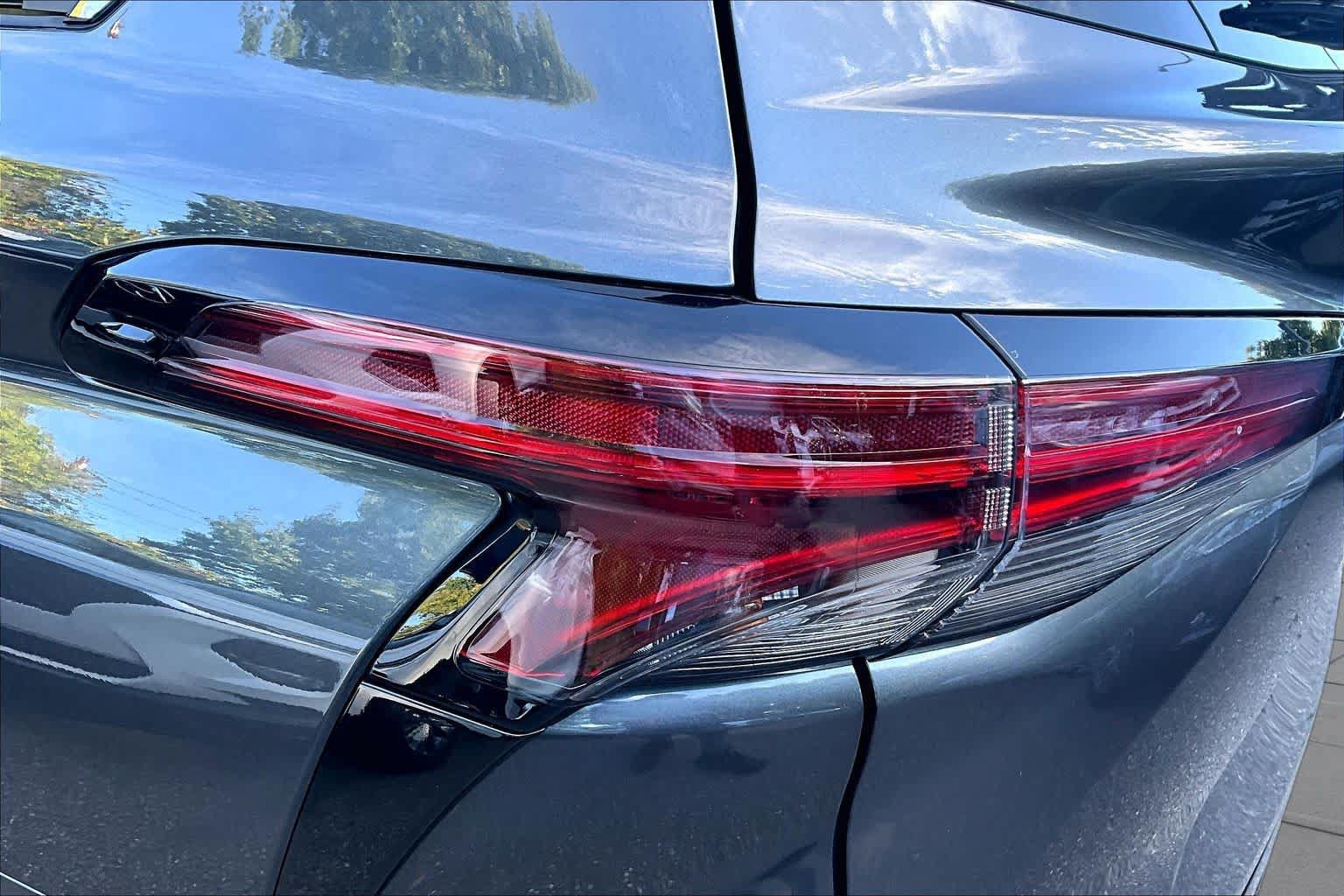 Certified 2025 Toyota Sienna Limited AWD/4WD image 27