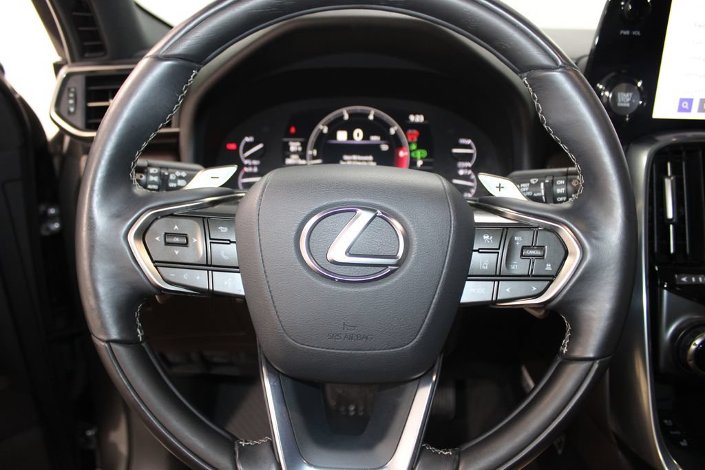 Used 2024 Lexus LX 600 4WD w/ Luxury Package image 39