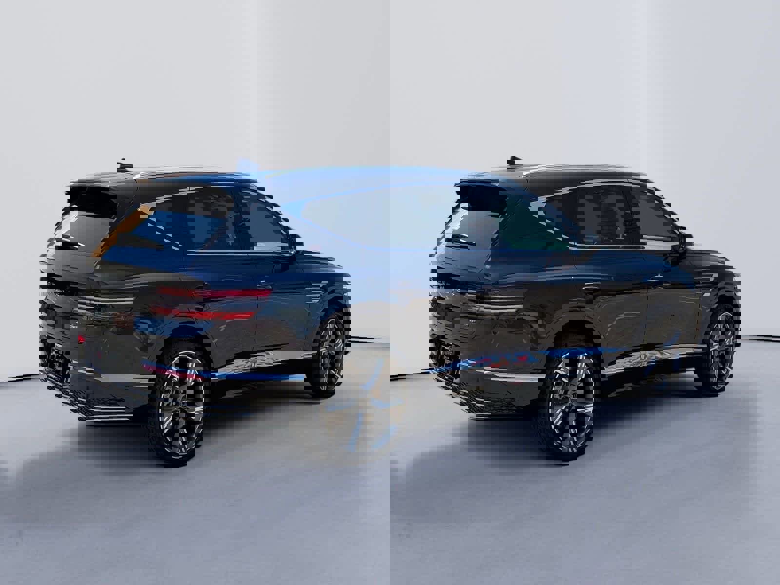 New 2025 Genesis GV80 3.5T Prestige image 3