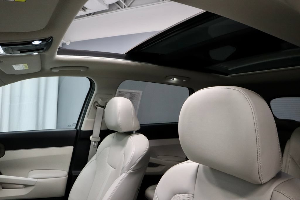 Used 2023 Kia Sorento EX w/ Panoramic Sunroof Package FWD image 35