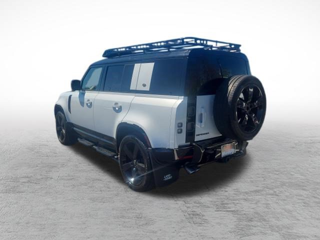 Used 2023 Land Rover Defender 110 V8 AWD/4WD image 5