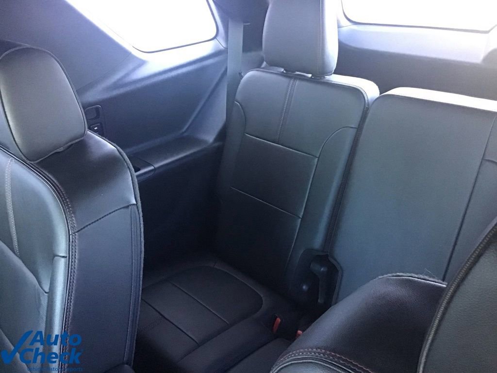 Used 2023 Chevrolet Traverse RS image 15