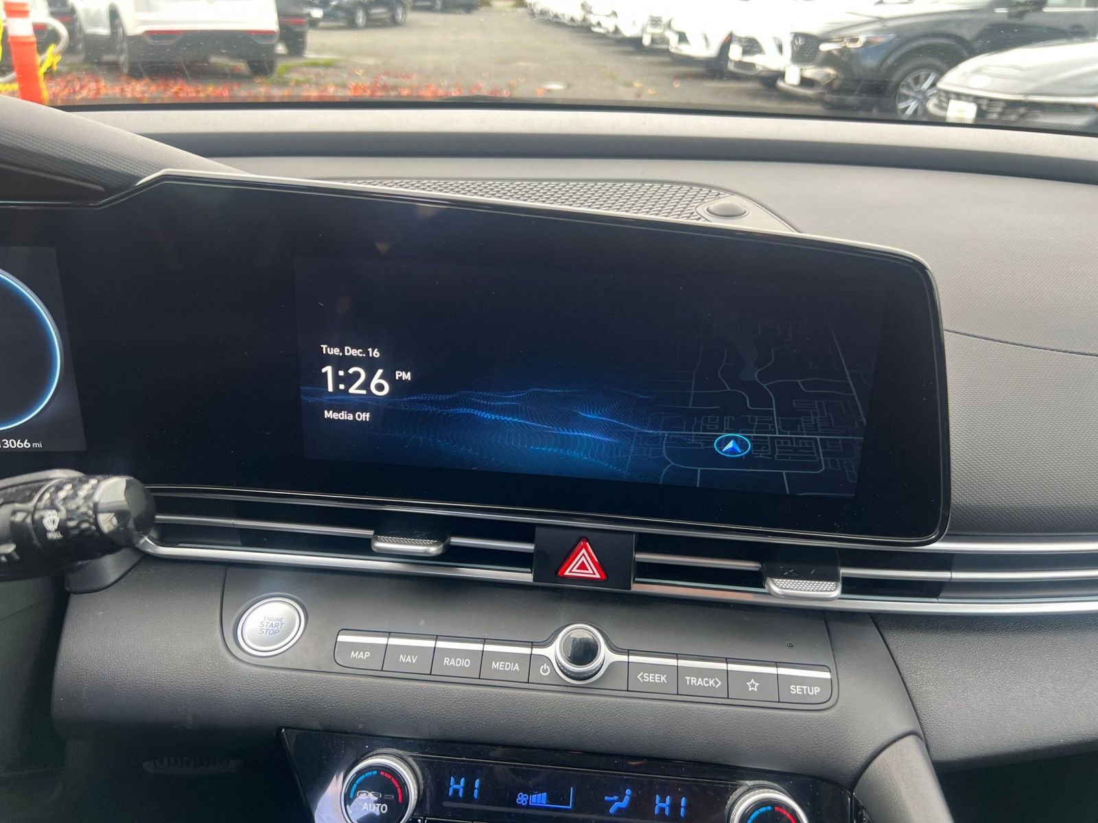 Used 2025 Hyundai Elantra SEL FWD image 21