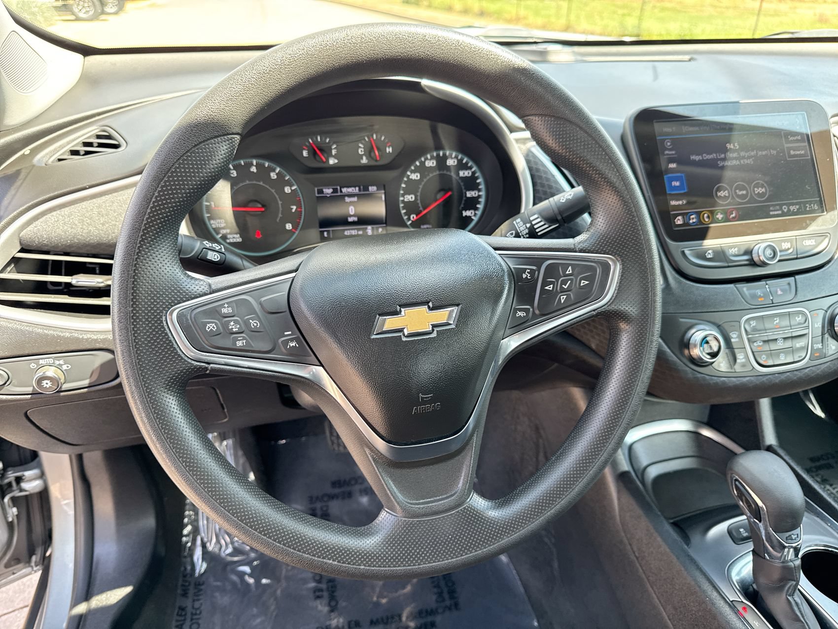 Used 2025 Chevrolet Malibu LT FWD image 14