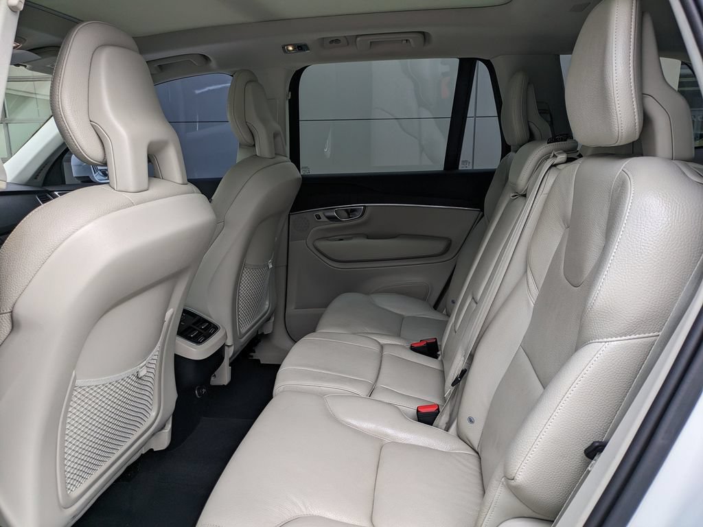 Used 2020 Volvo XC90 T5 Momentum w/ Protection Package Premier AWD/4WD image 11