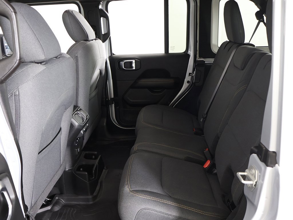 Used 2024 Jeep Wrangler Sahara image 30