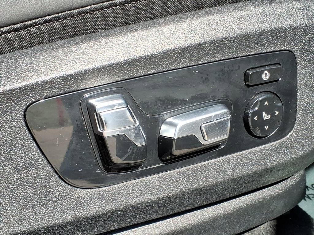 Used 2025 BMW X5 xDrive50e AWD/4WD image 11