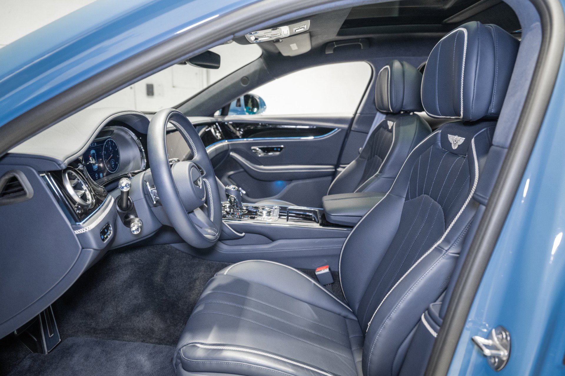 Certified 2024 Bentley Flying Spur V8 AWD/4WD image 17