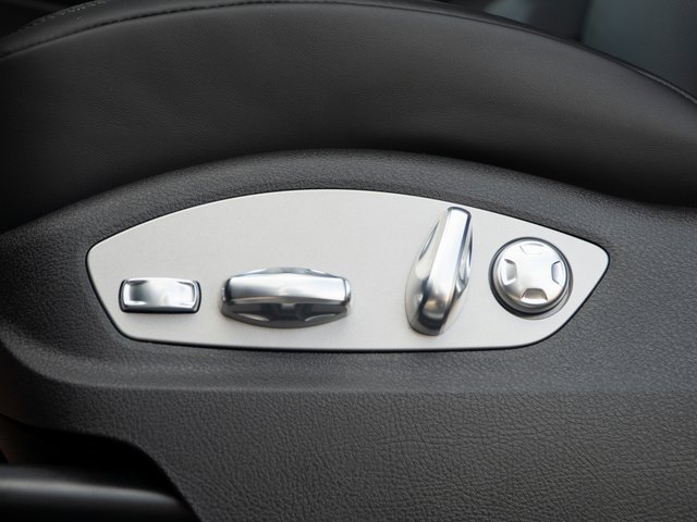 New 2026 Porsche Macan image 20