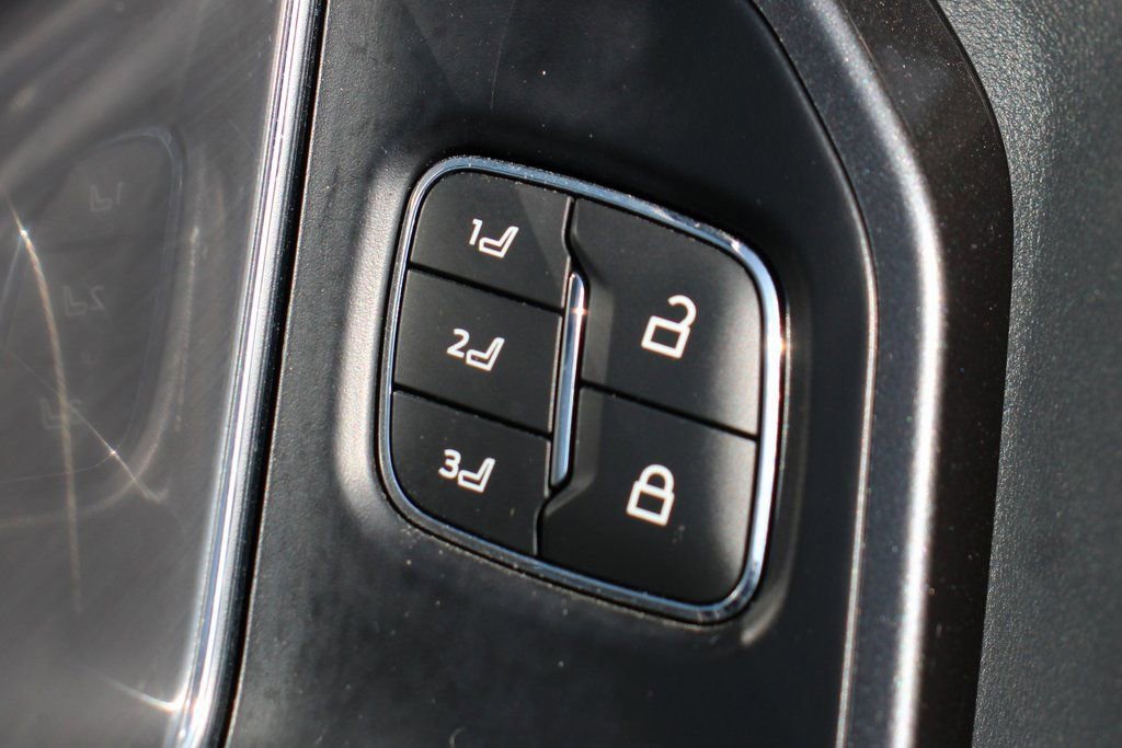 Used 2021 Ford F150 Lariat w/ Equipment Group 502A High AWD/4WD image 16