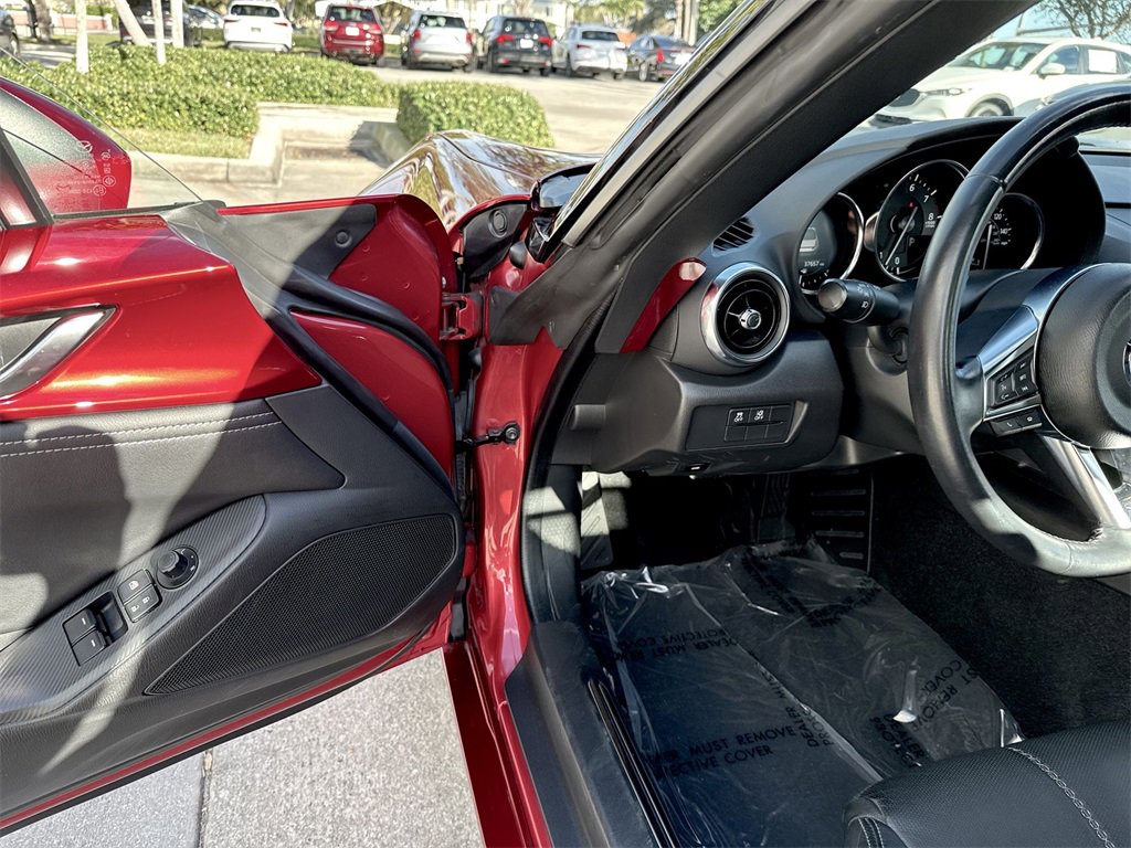 Used 2022 MAZDA MX-5 Miata Grand Touring w/ Weather Package image 22