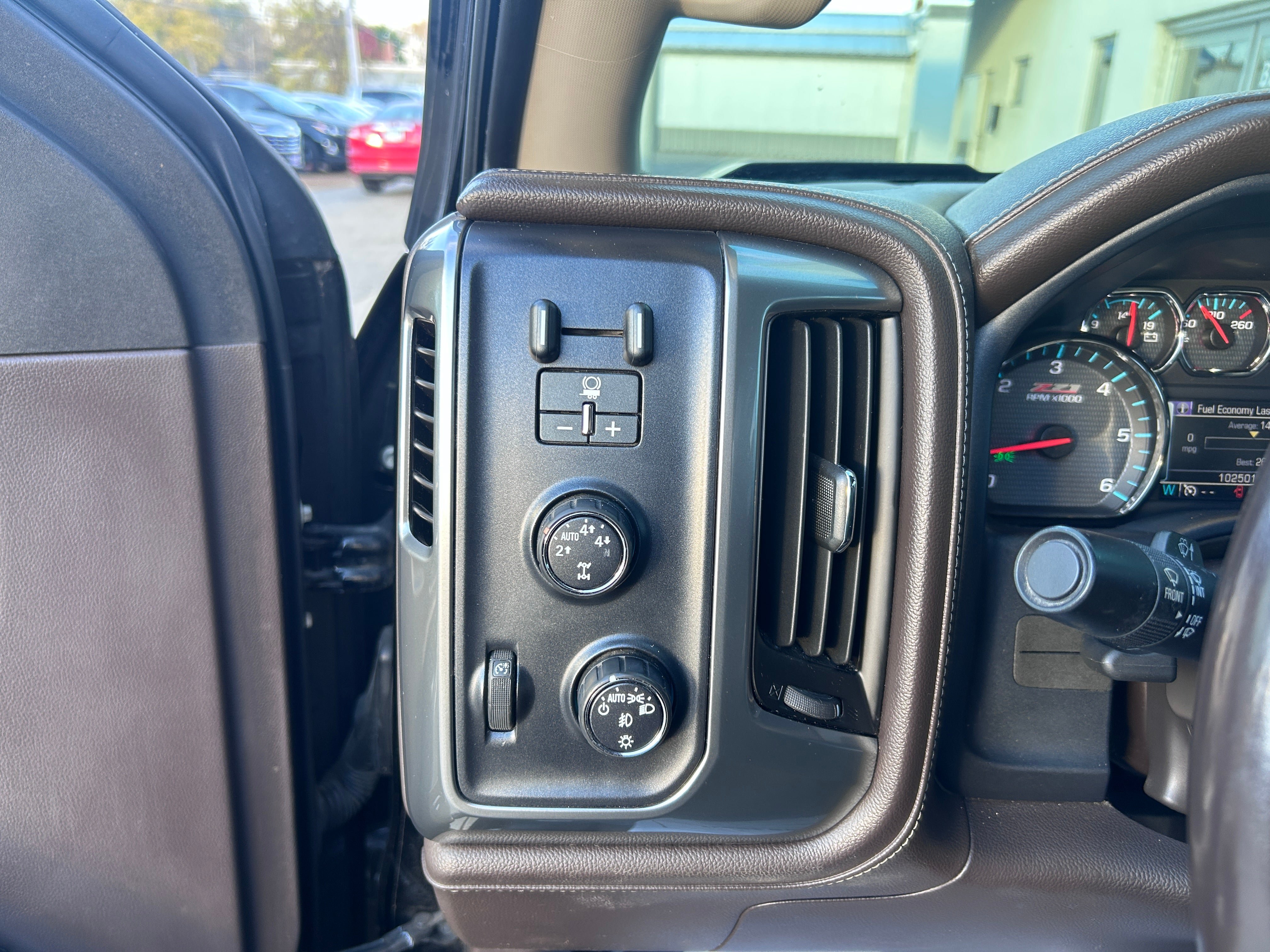 Used 2016 Chevrolet Silverado 1500 LTZ Z71 w/ LTZ Plus Package AWD/4WD image 18