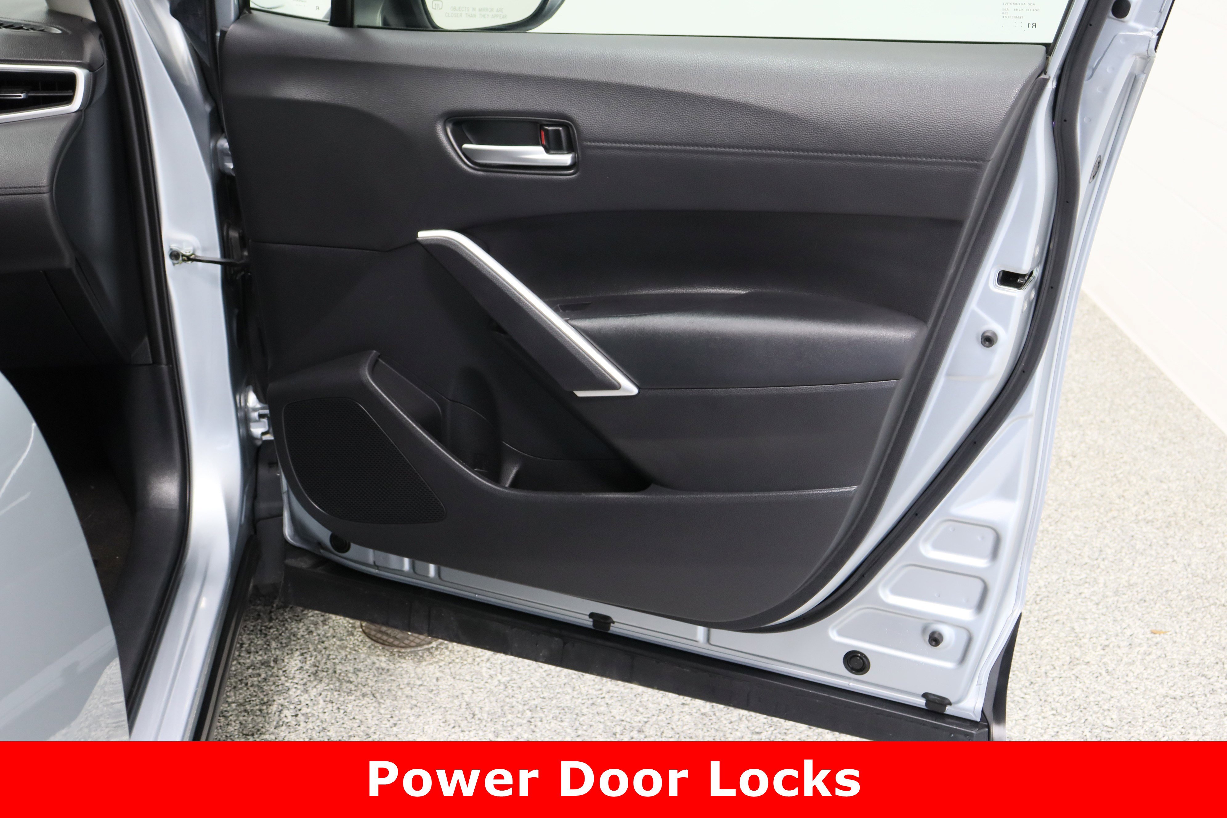 Certified 2024 Toyota Corolla Cross XLE image 36