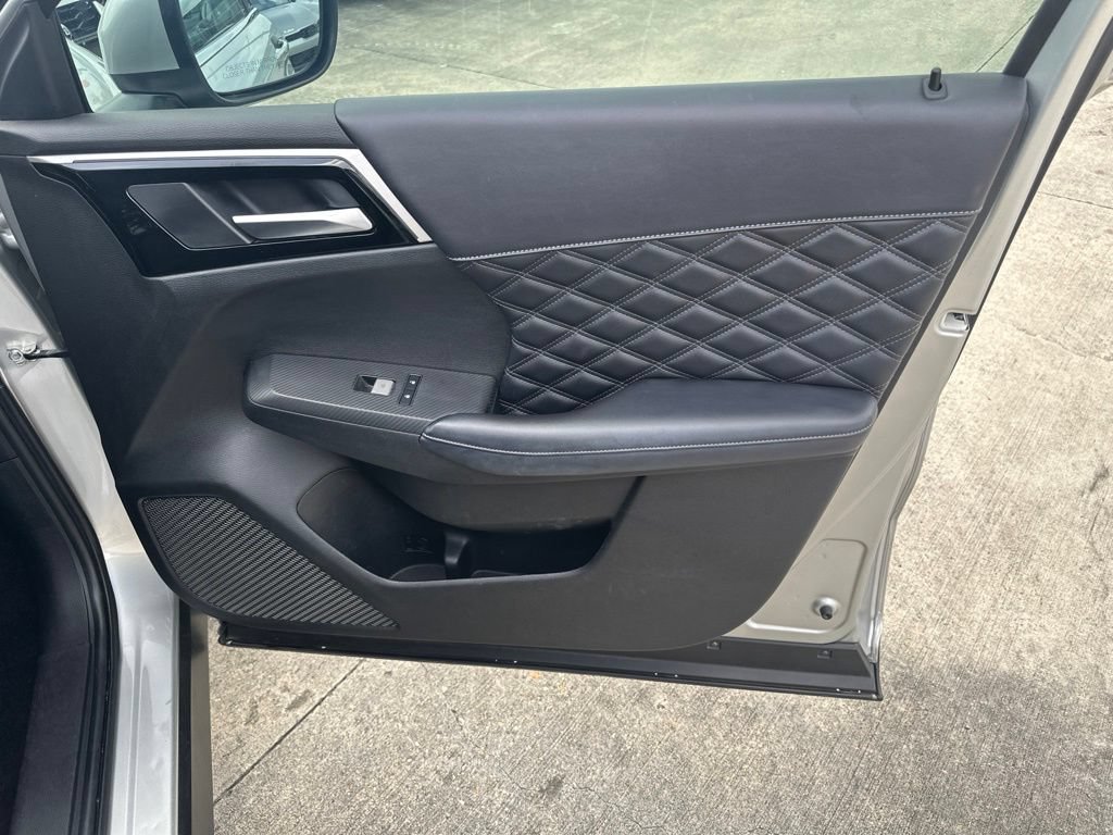 Used 2024 Mitsubishi Outlander SEL FWD image 39