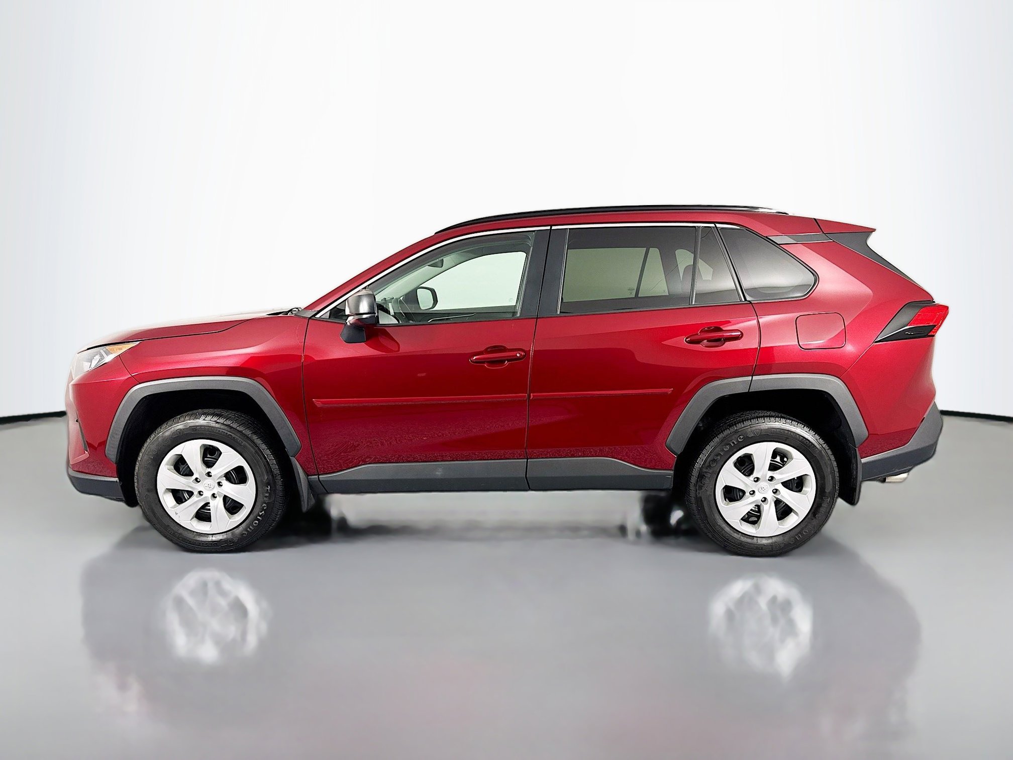 Used 2021 Toyota RAV4 LE image 8