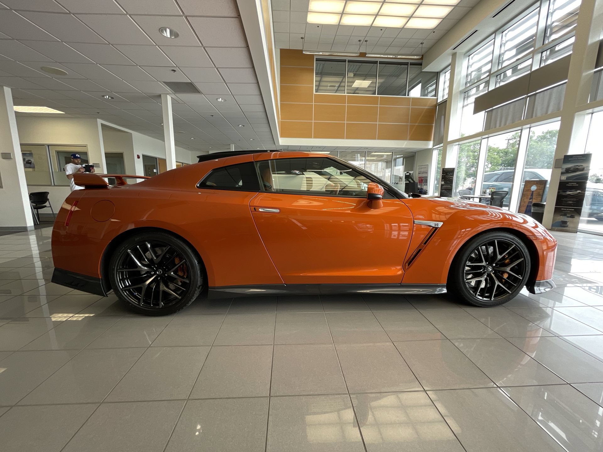 Used 2018 Nissan GT-R Premium w/ Premium Interior Package AWD/4WD image 9