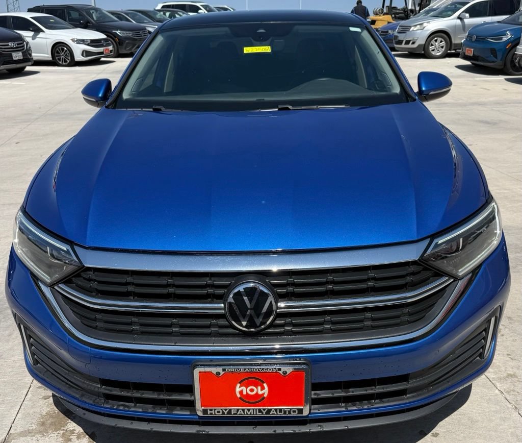 Used 2024 Volkswagen Jetta SEL FWD image 4