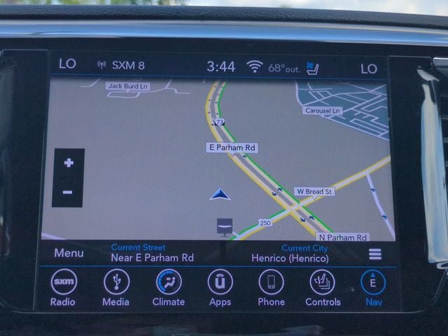 Used 2018 Chrysler Pacifica Limited w/ Advanced Safetytec Group FWD image 22