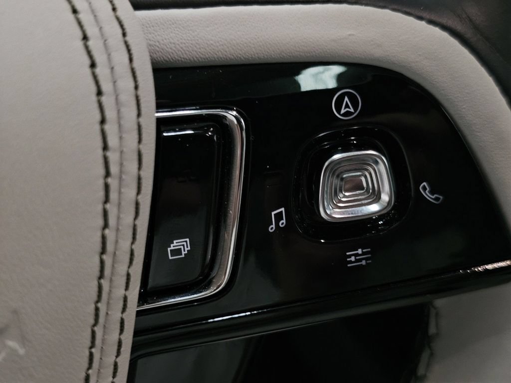 Used 2026 Lincoln Aviator Reserve AWD/4WD image 31