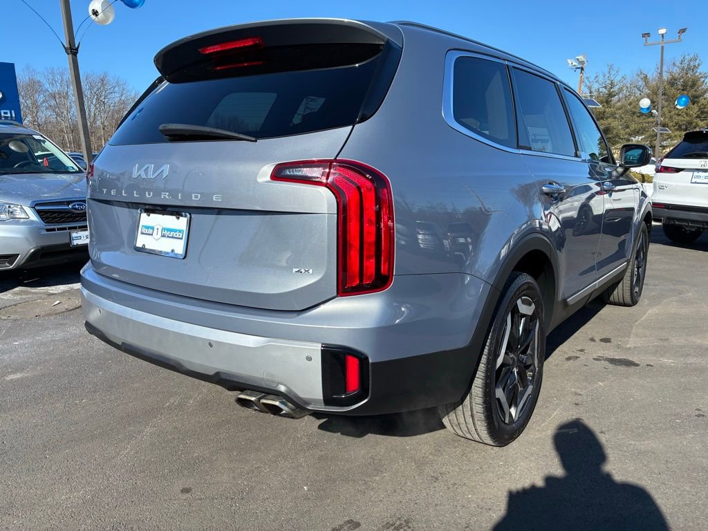Used 2023 Kia Telluride S image 6