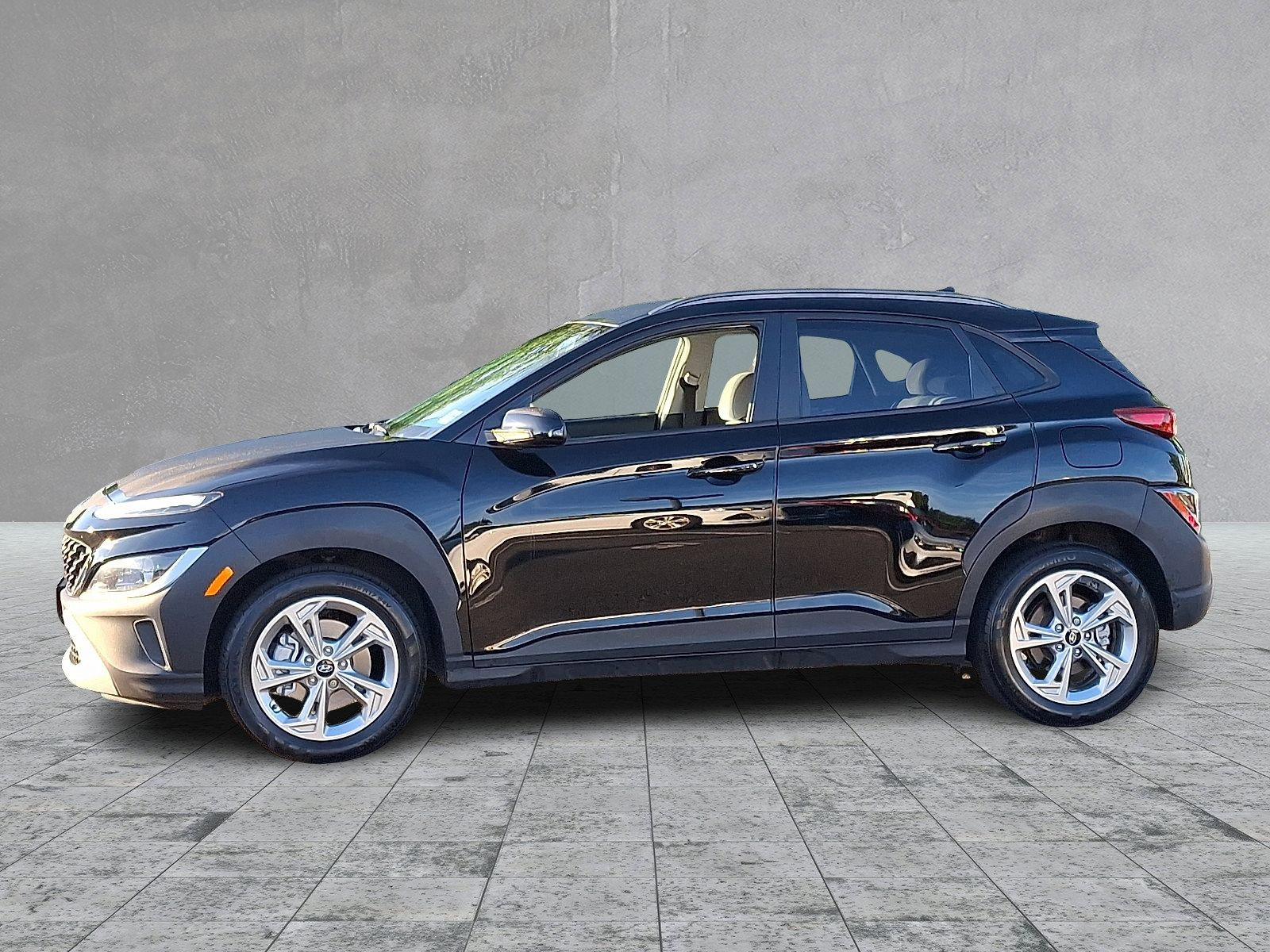 Used 2023 Hyundai Kona SEL w/ Cargo Package image 6