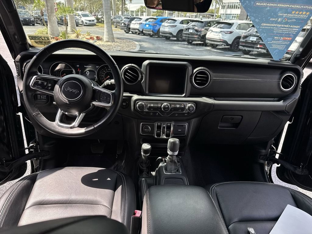 Used 2019 Jeep Wrangler Unlimited Sahara AWD/4WD image 32