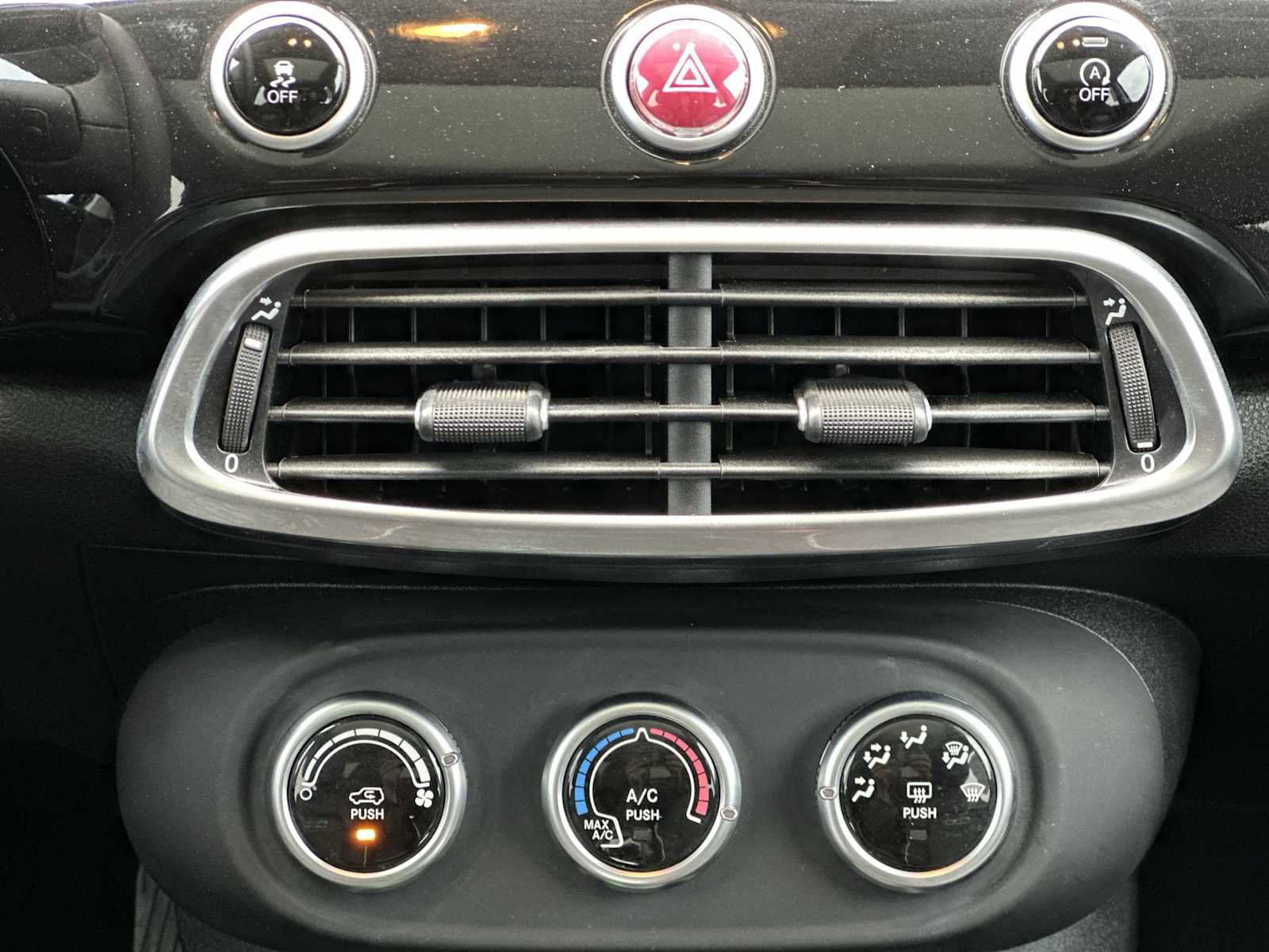 Used 2019 FIAT 500X Trekking w/ Premium Group image 17
