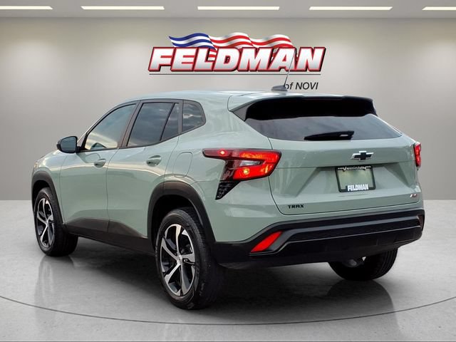 Used 2024 Chevrolet Trax RS w/ Driver Confidence Package FWD image 3