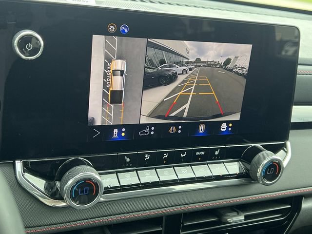 Used 2026 Chevrolet Colorado Z71 w/ Technology Package AWD/4WD image 21