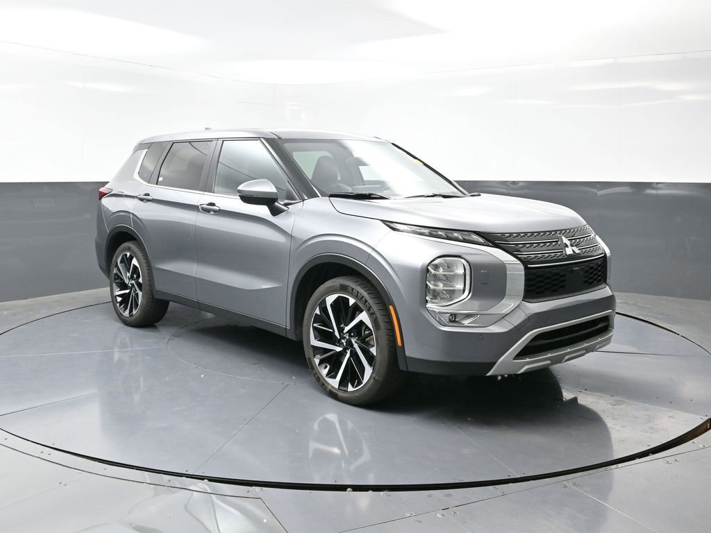 Used 2024 Mitsubishi Outlander SE image 6