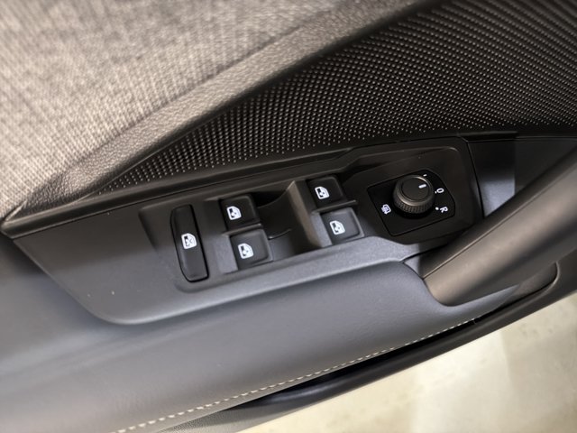 Certified 2025 Volkswagen Tiguan S AWD/4WD image 17