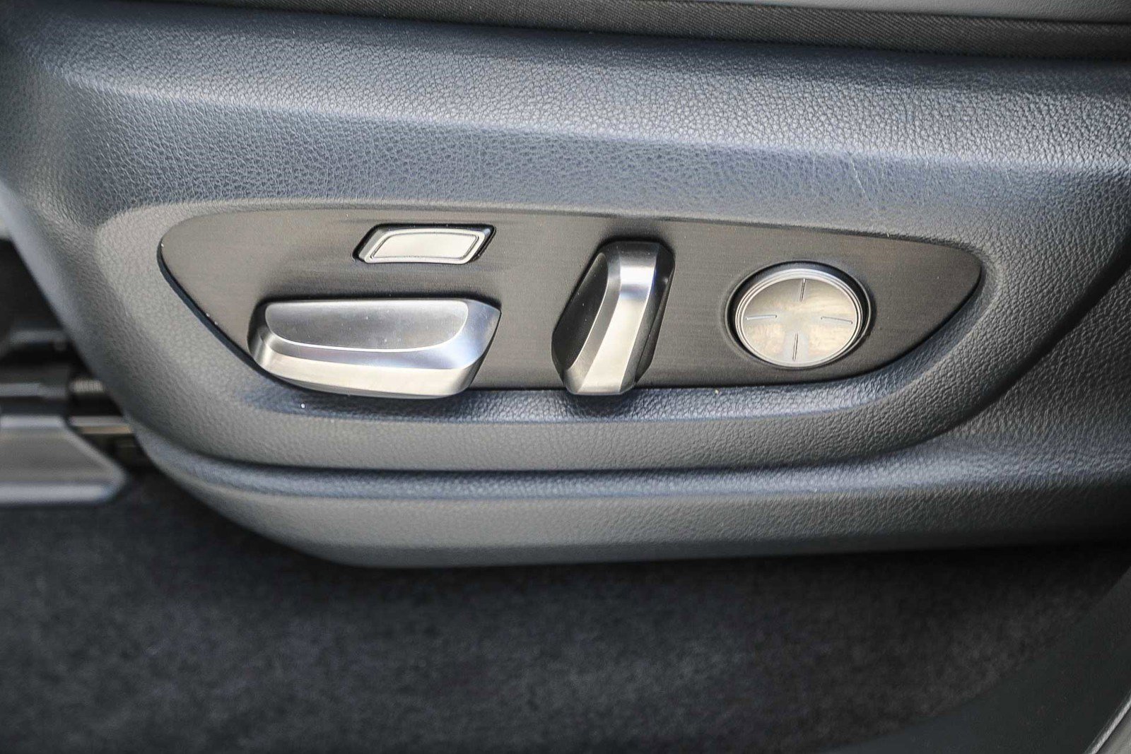 Used 2023 Lexus LX 600 F Sport AWD/4WD image 19