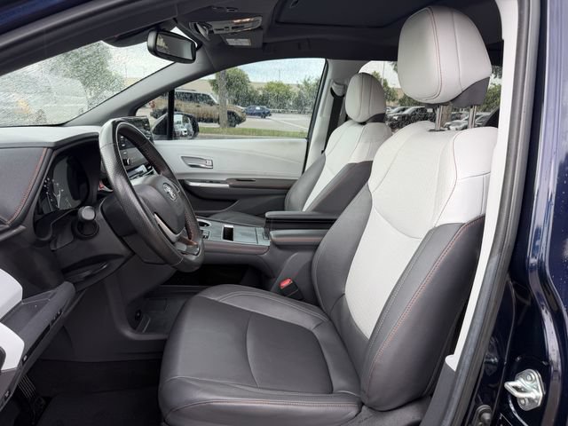 Used 2024 Toyota Sienna XSE FWD image 26