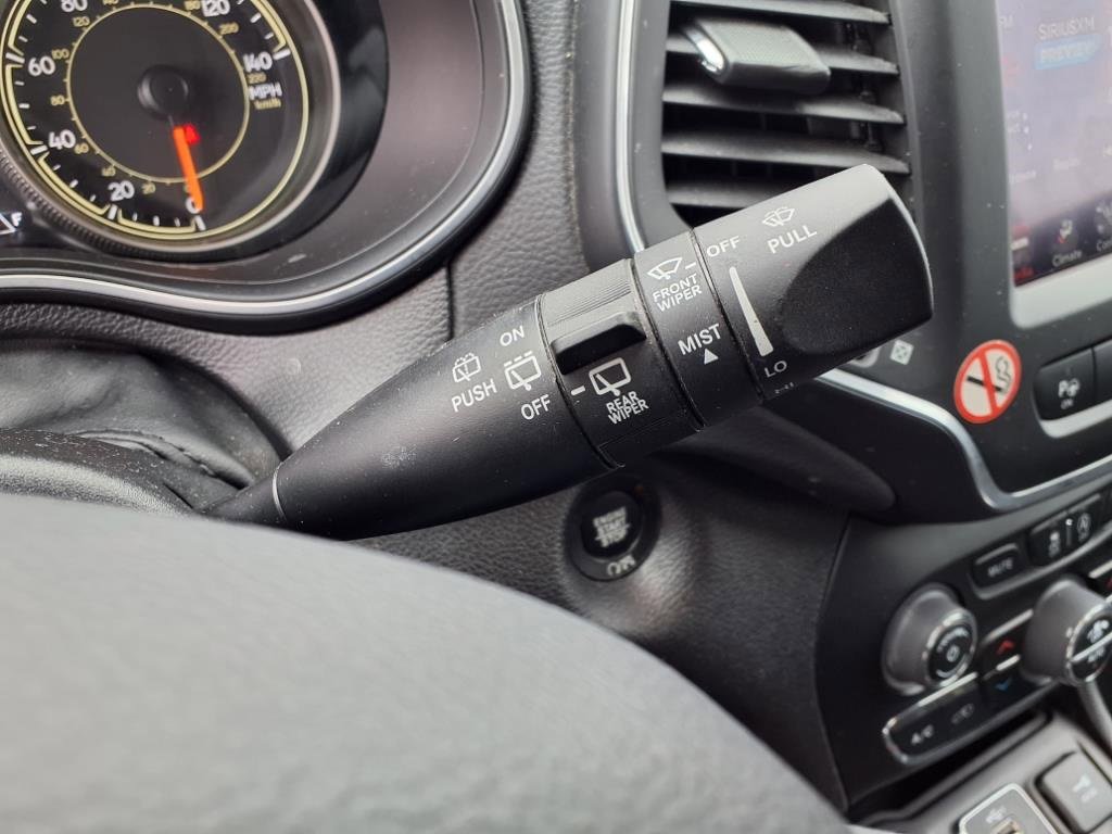 Used 2023 Jeep Cherokee Altitude Lux image 24