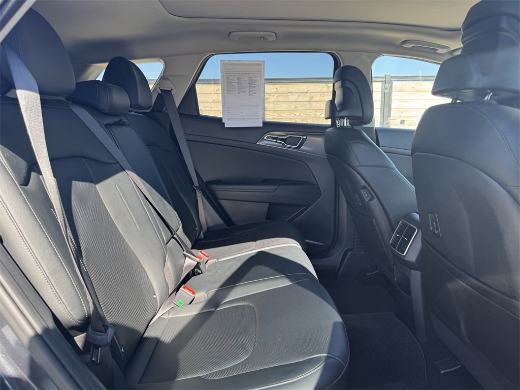 Used 2024 Kia Sportage SX image 12
