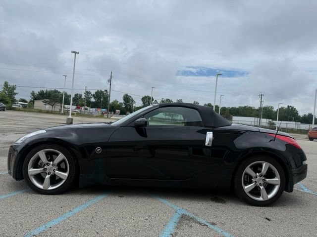 Used 2006 Nissan 350Z Touring RWD image 3